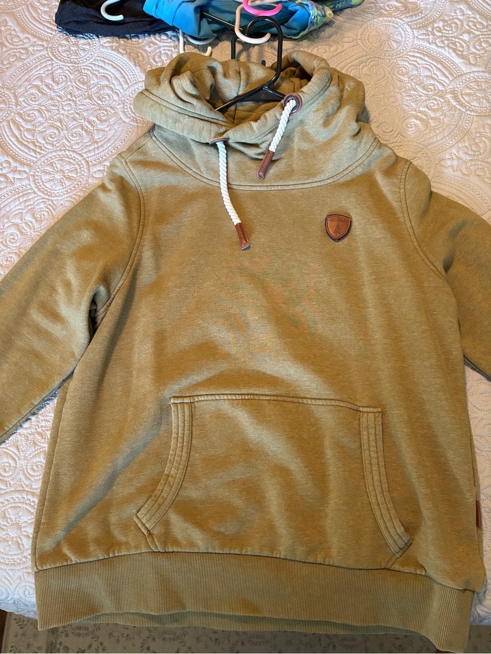 Wanakome Olive Turtleneck Pullover Sweater
